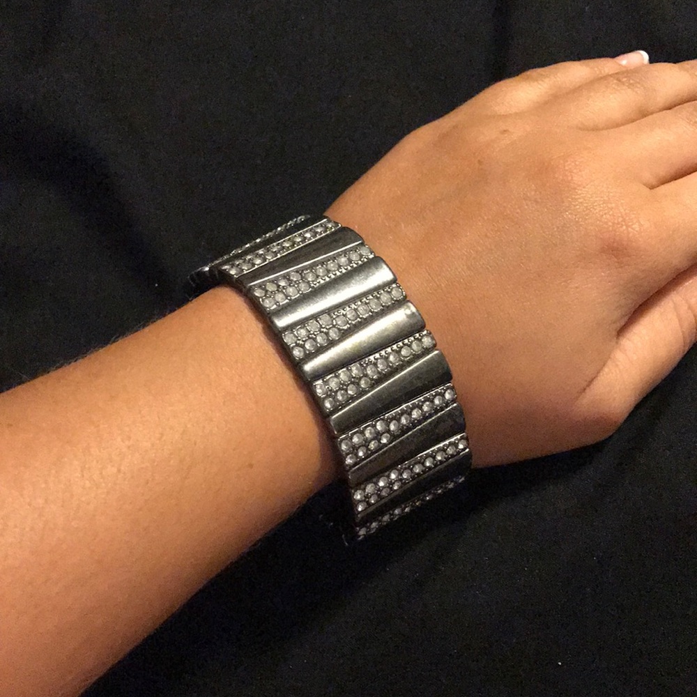 Silver stretchable bracelet